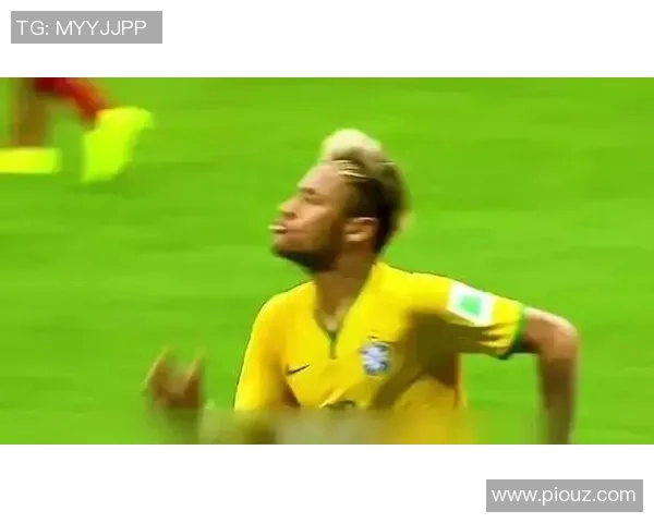 足球传奇卡卡惊艳亮相引发球迷热议与怀旧情怀