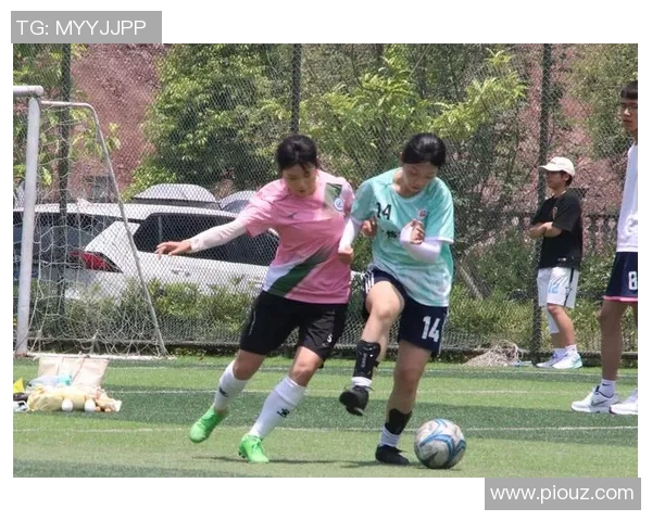 足球明星齐聚北京激情踢球展现风采引发球迷热烈追捧